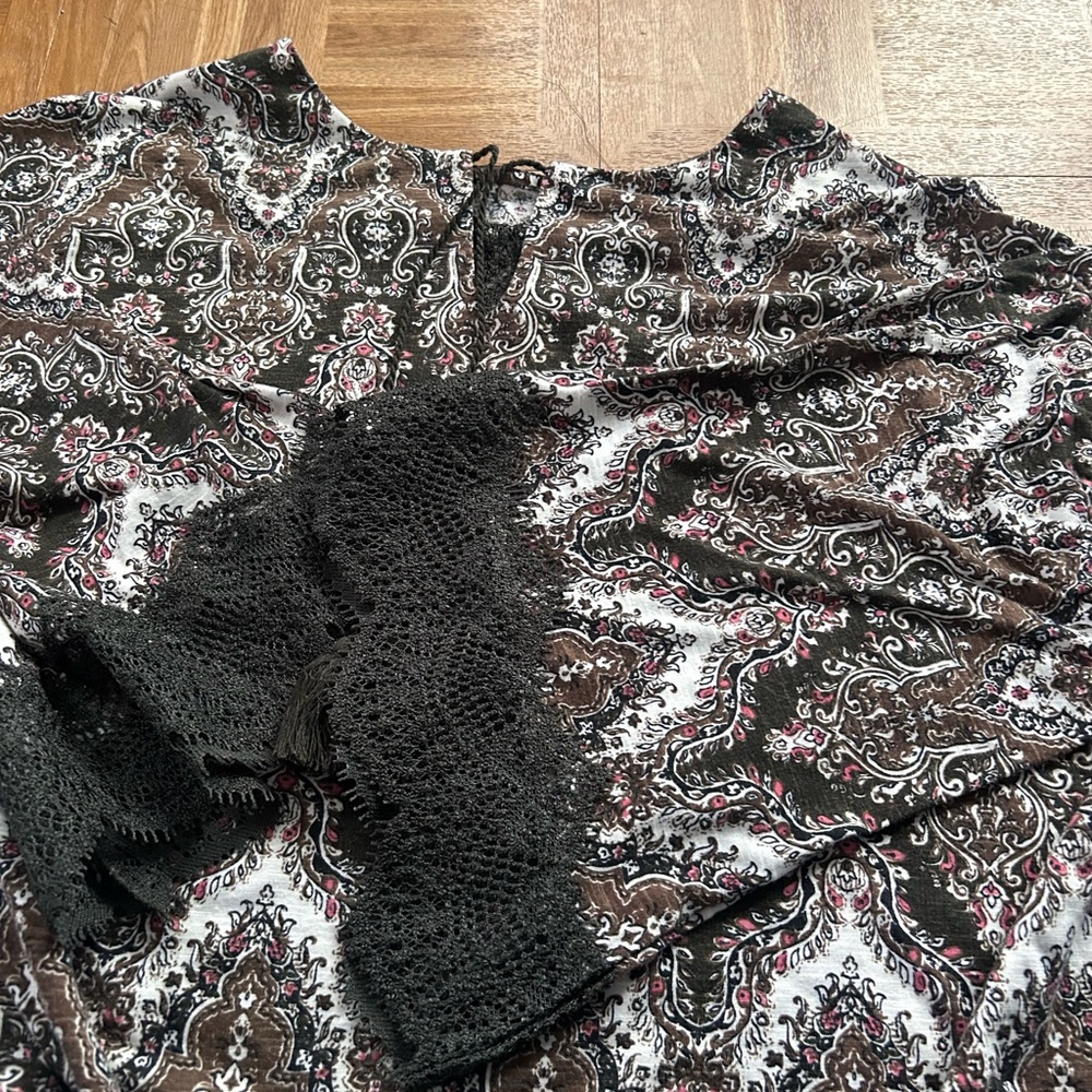 Catherine’s Top- 3X - Picture 2 of 7
